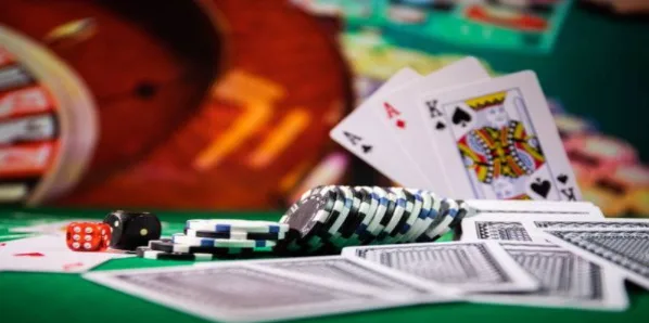 Ảnh: Lừa đối thủ bằng chiến thuật bluff trong poker