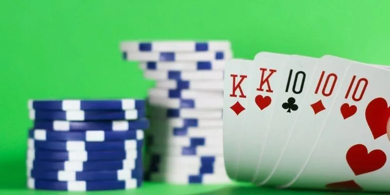 Game bài Az888 mang đến không gian giải trí trực tuyến hấp dẫn với nhiều trò chơi quen thuộc như Phỏm, Tiến lên, Xì tố …